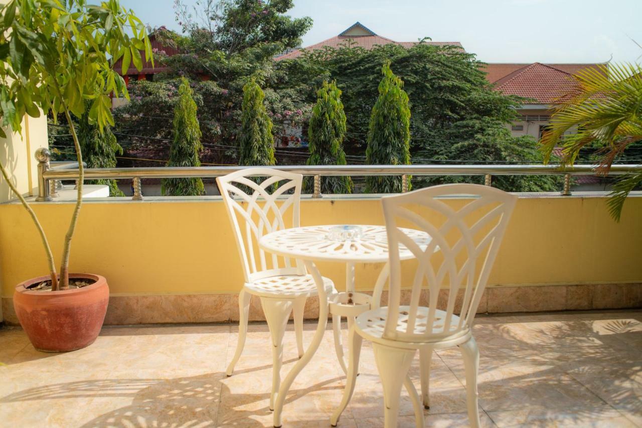 Villa Grange Phnom Penh Exteriör bild